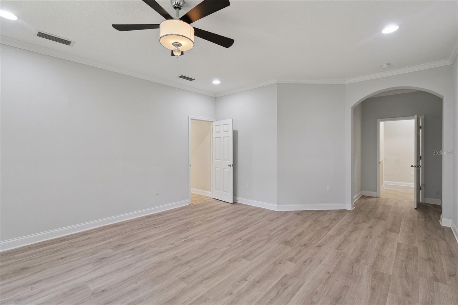 1041 Harmony Ln Property Photo 18
