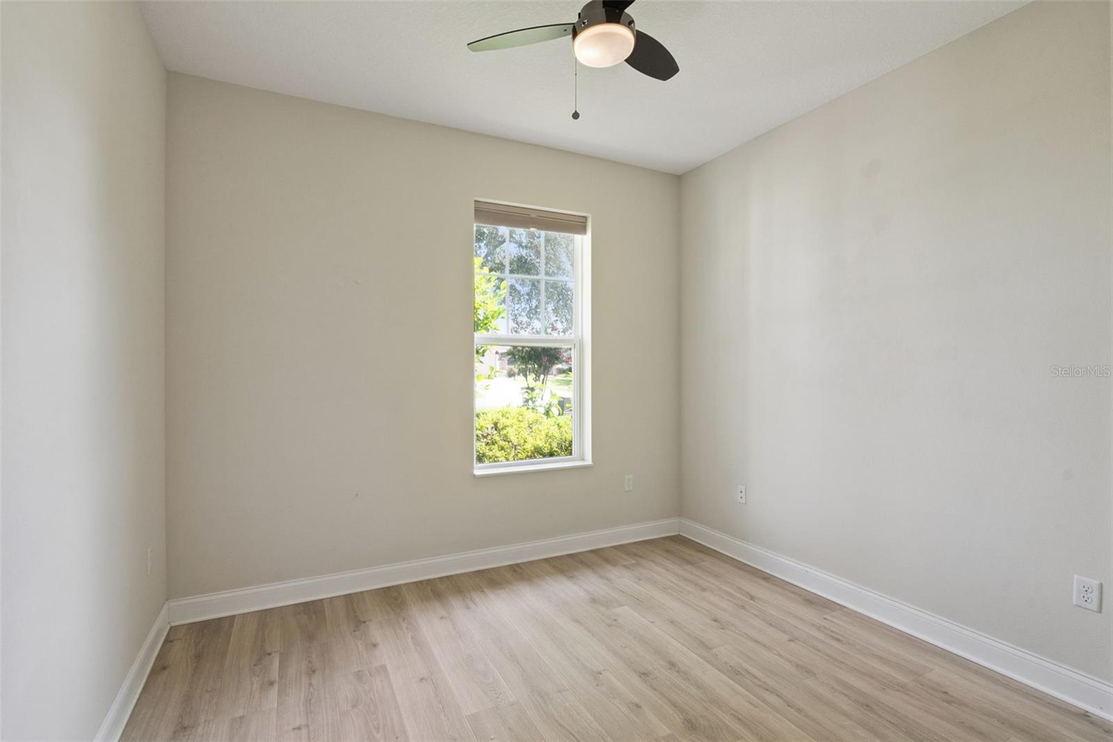 1041 Harmony Ln Property Photo 21