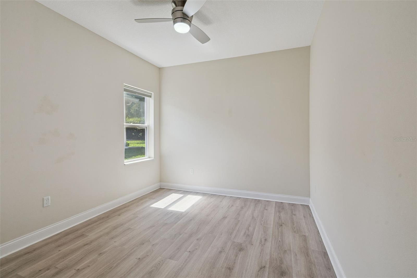1041 Harmony Ln Property Photo 22