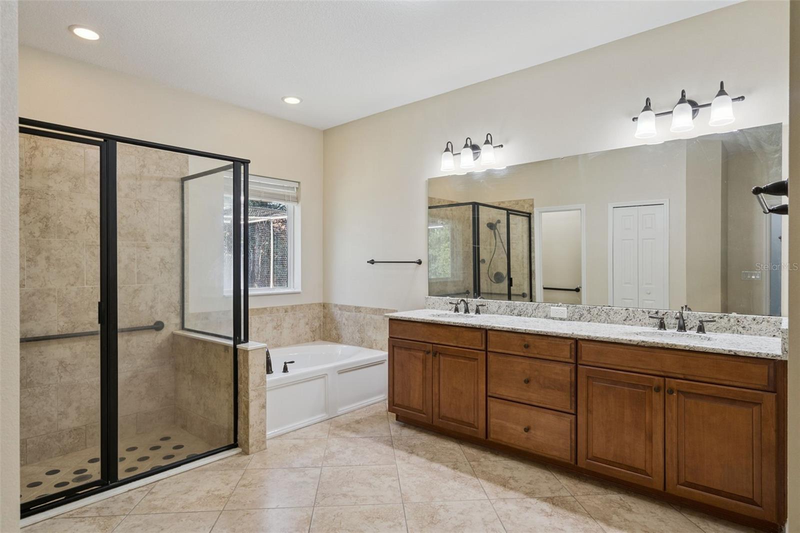 1041 Harmony Ln Property Photo 23