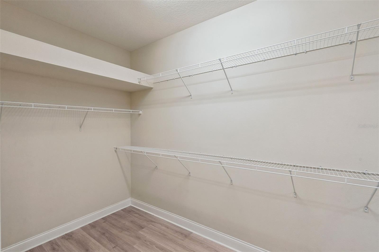 1041 Harmony Ln Property Photo 28