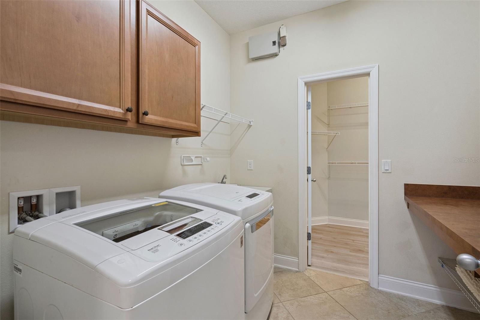1041 Harmony Ln Property Photo 29