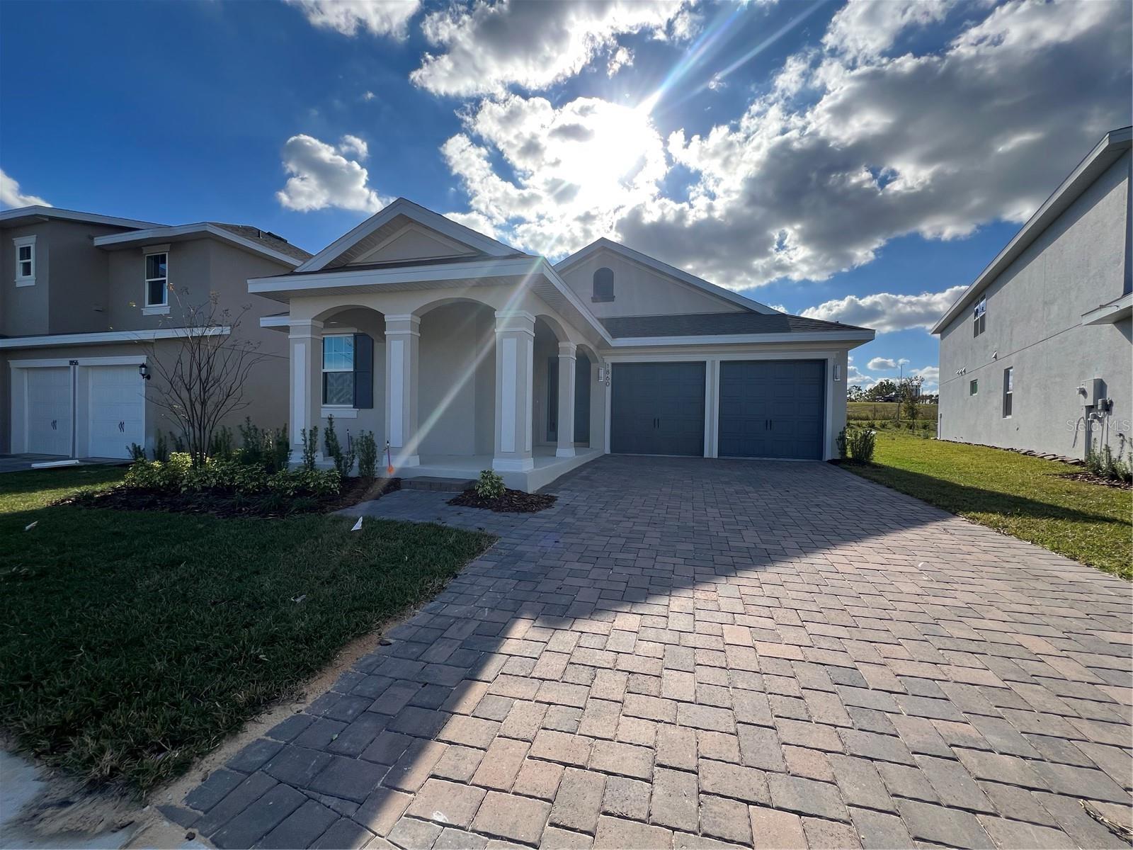 1860 Sunshine Peak Dr Property Photo 1