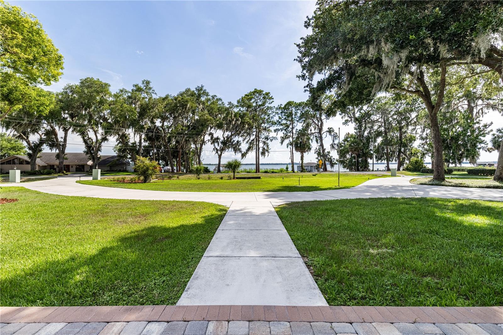 32834 Lakeshore Dr Property Photo 3