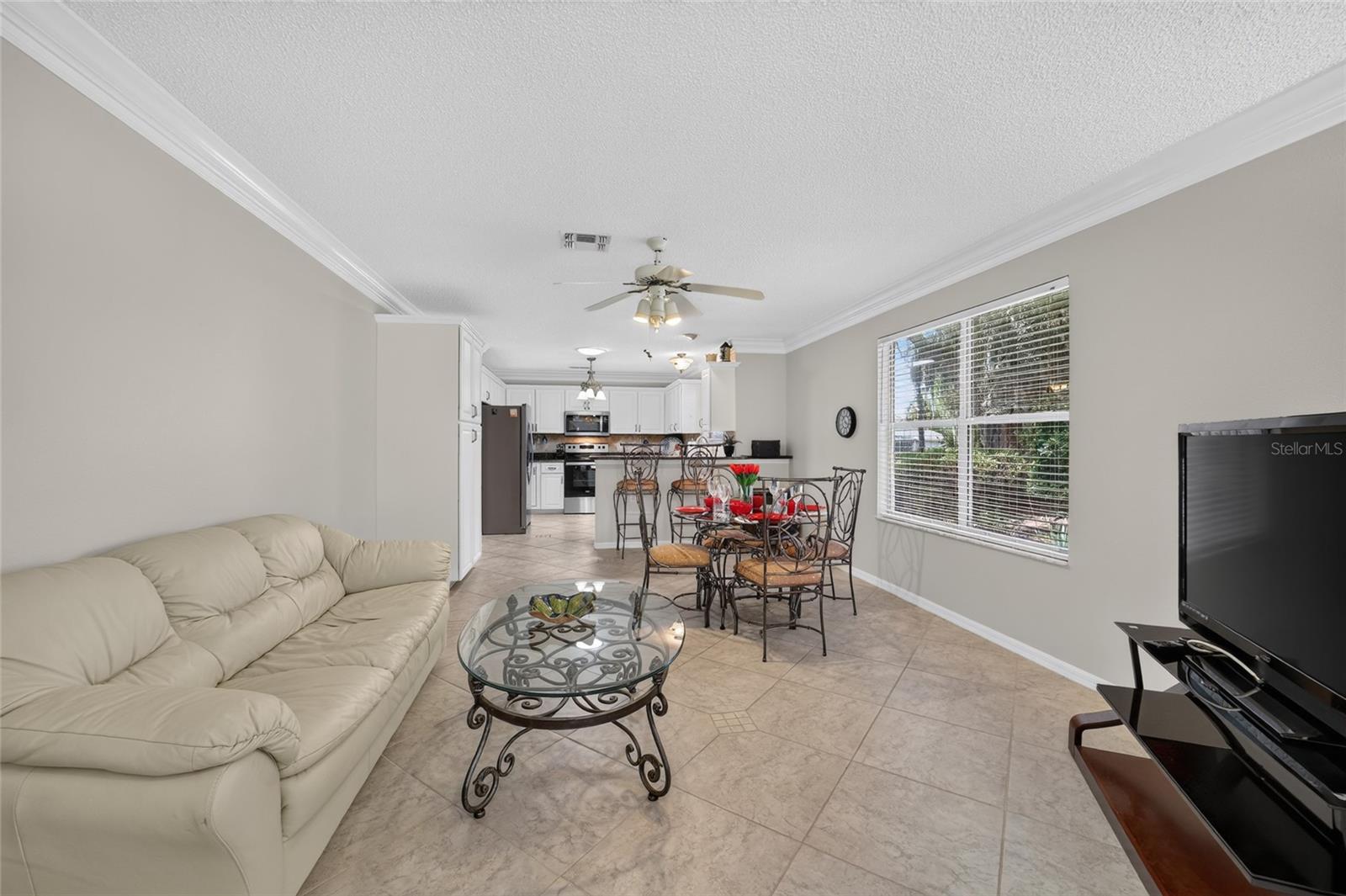 1230 Desilva St Property Photo 8