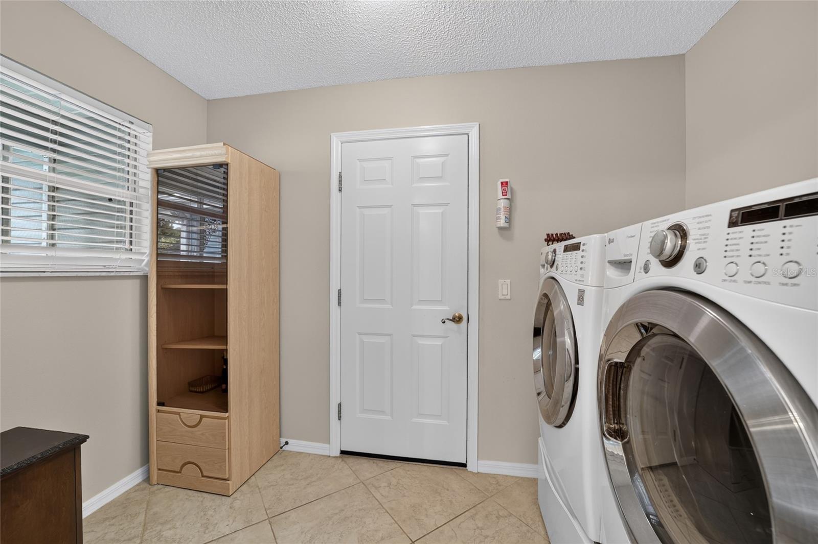 1230 Desilva St Property Photo 15