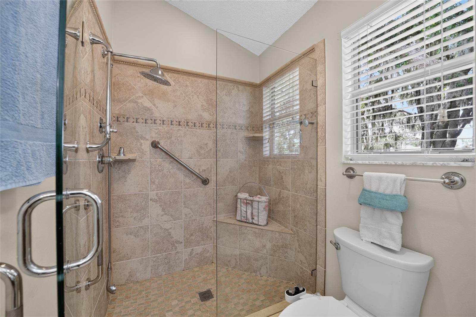 1230 Desilva St Property Photo 44