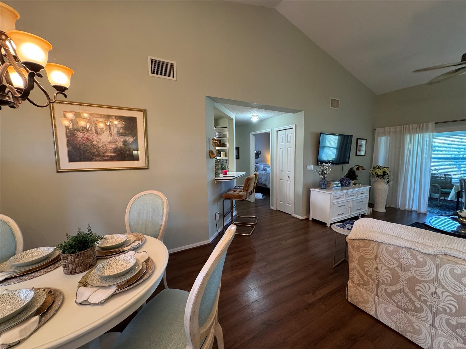 413 Eagle Ridge Dr #413 Property Photo 6