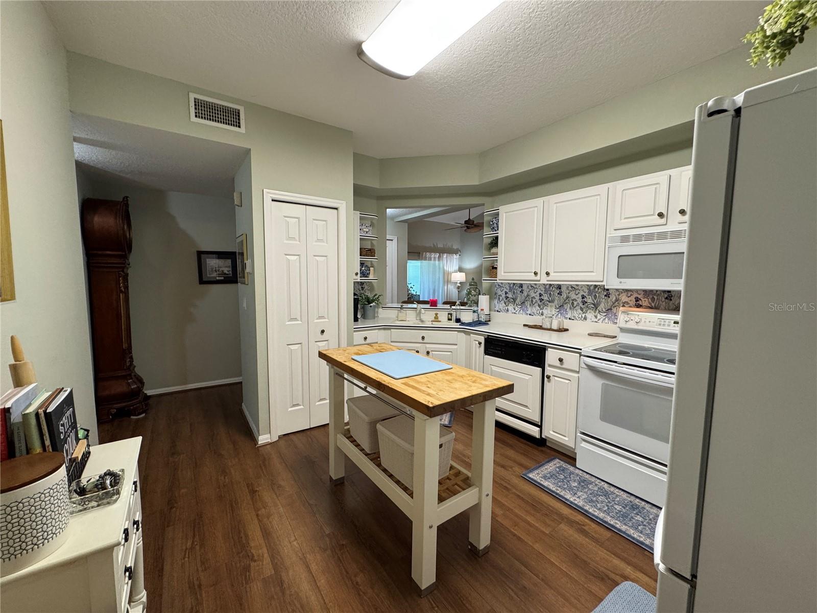413 Eagle Ridge Dr #413 Property Photo 22