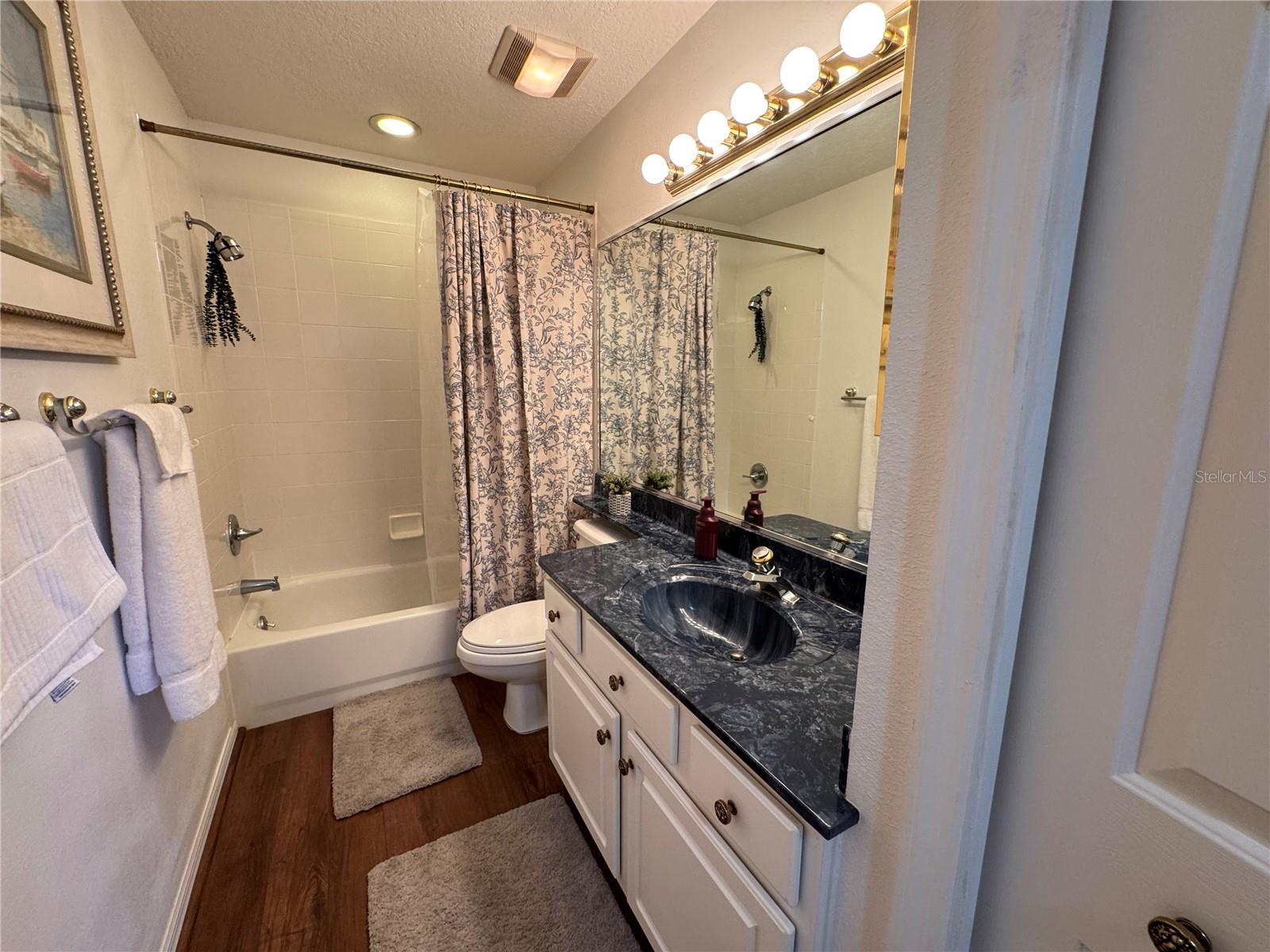 413 Eagle Ridge Dr #413 Property Photo 28