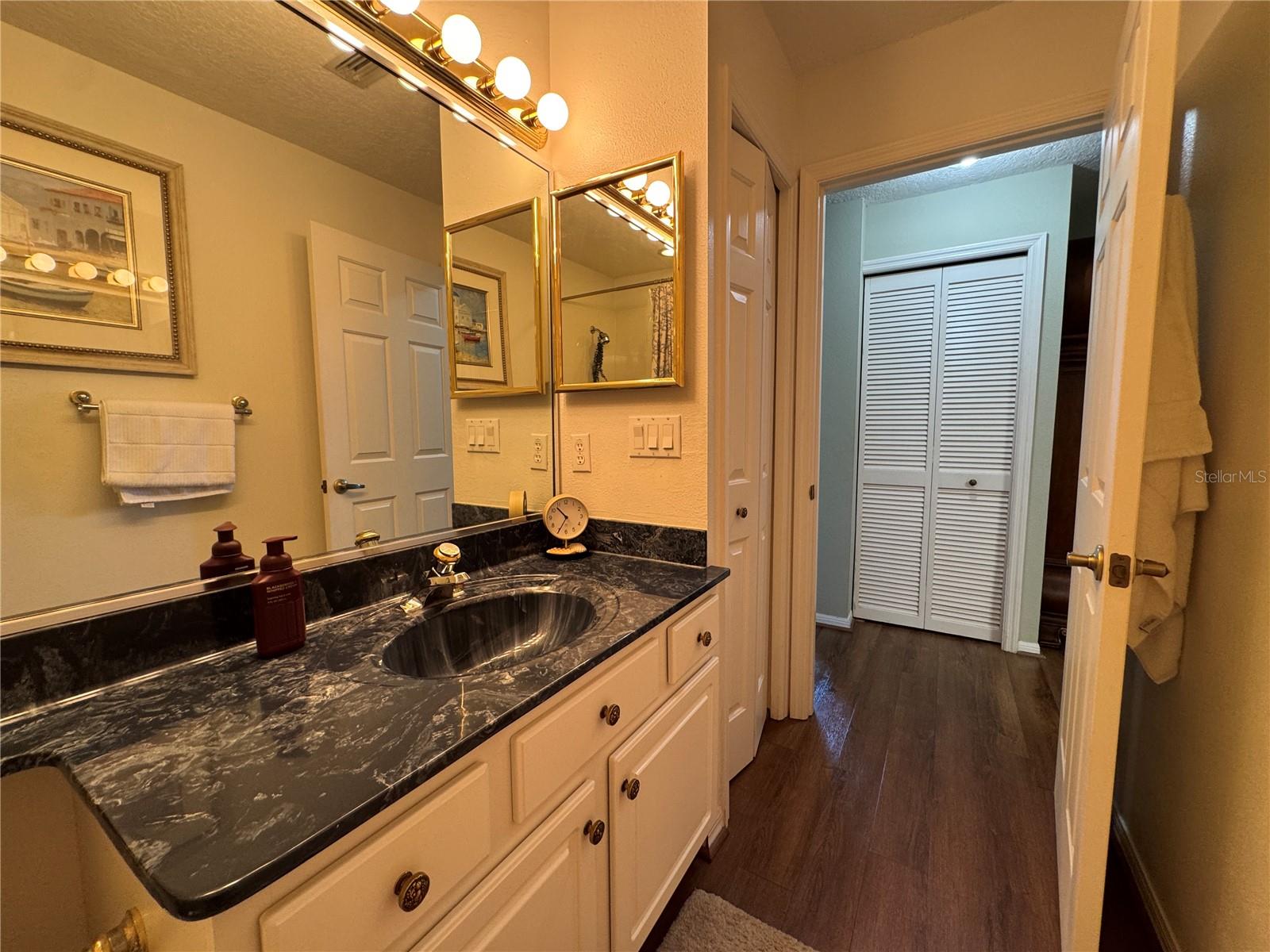 413 Eagle Ridge Dr #413 Property Photo 29