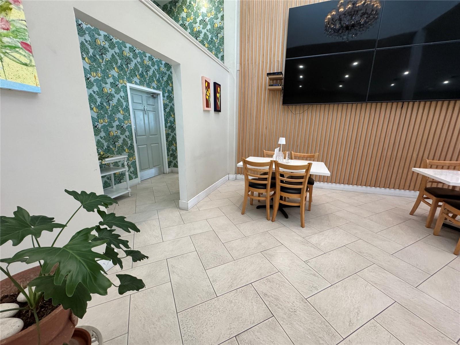 413 Eagle Ridge Dr #413 Property Photo 57
