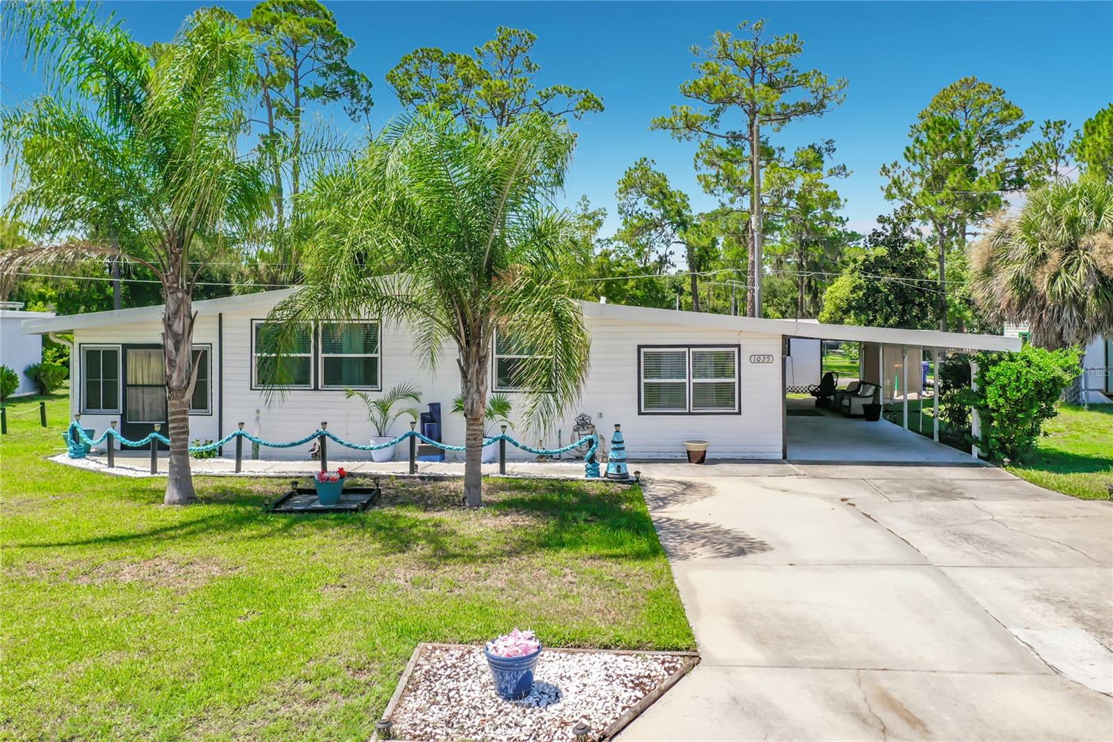 1025 Capella Dr Property Photo 1