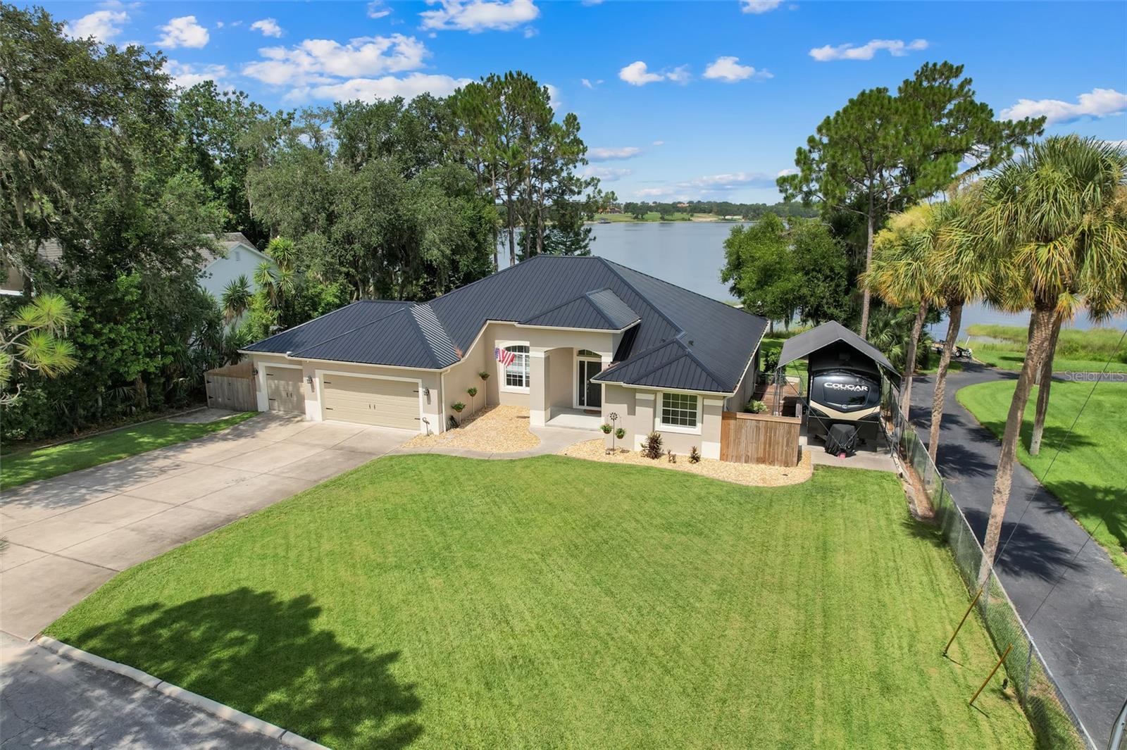 18233 Rose St Property Photo 3