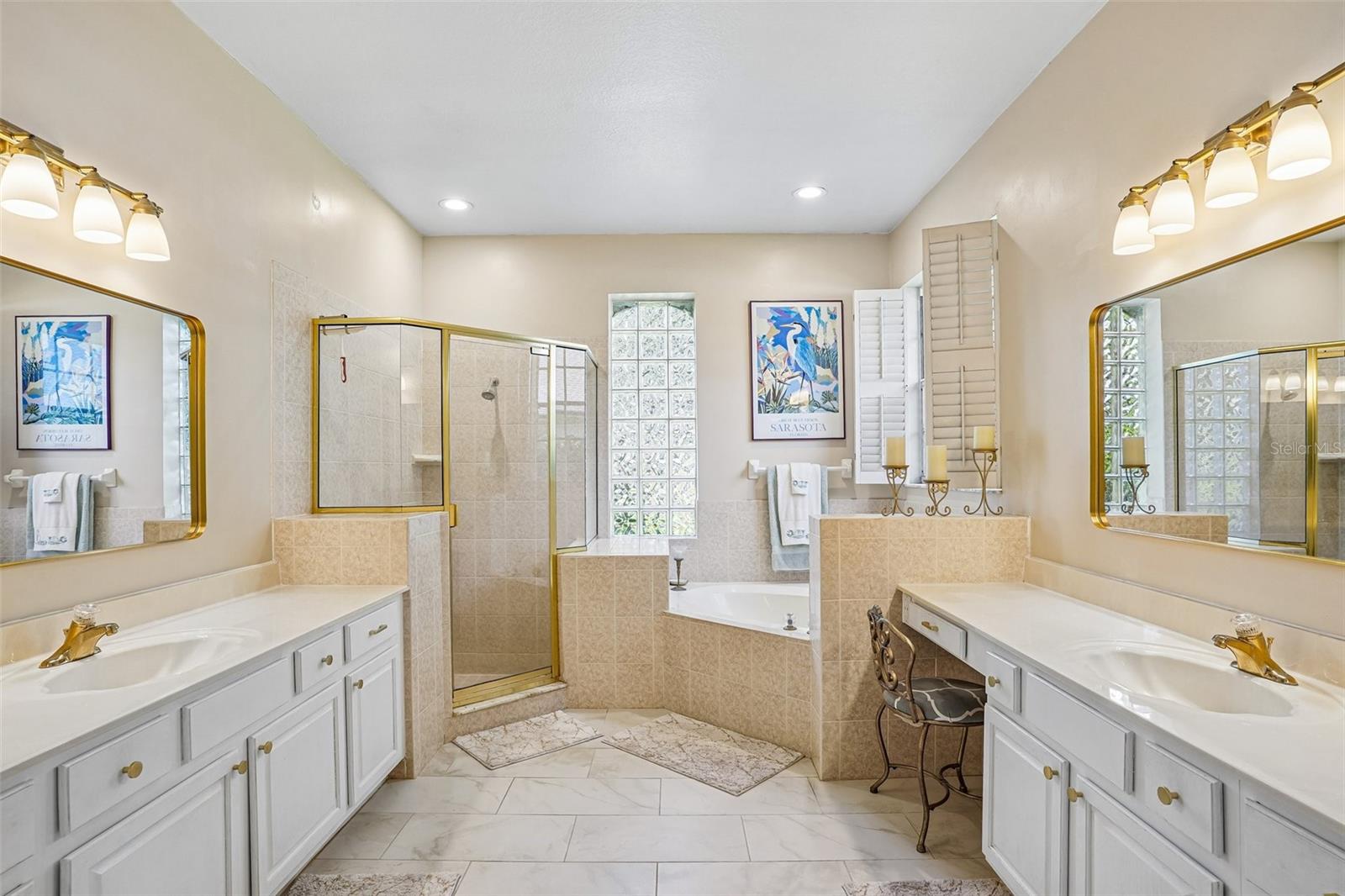 19323 Park Place Blvd Property Photo 28
