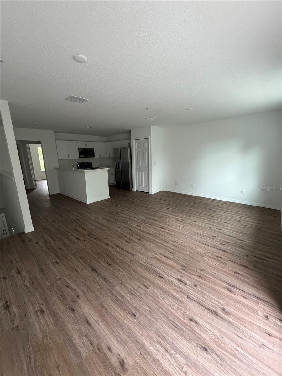 2577 6th Avenue Dr E Property Photo 4