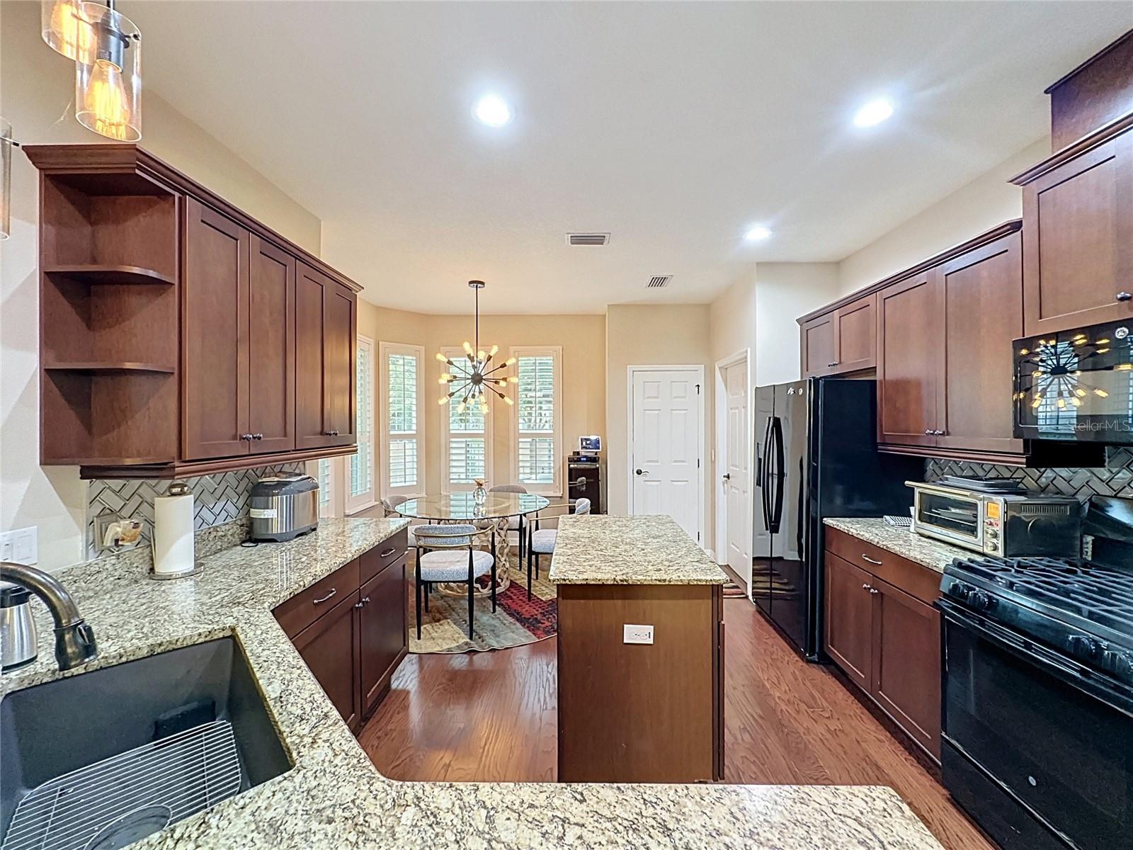 255 Silver Maple Rd Property Photo 22