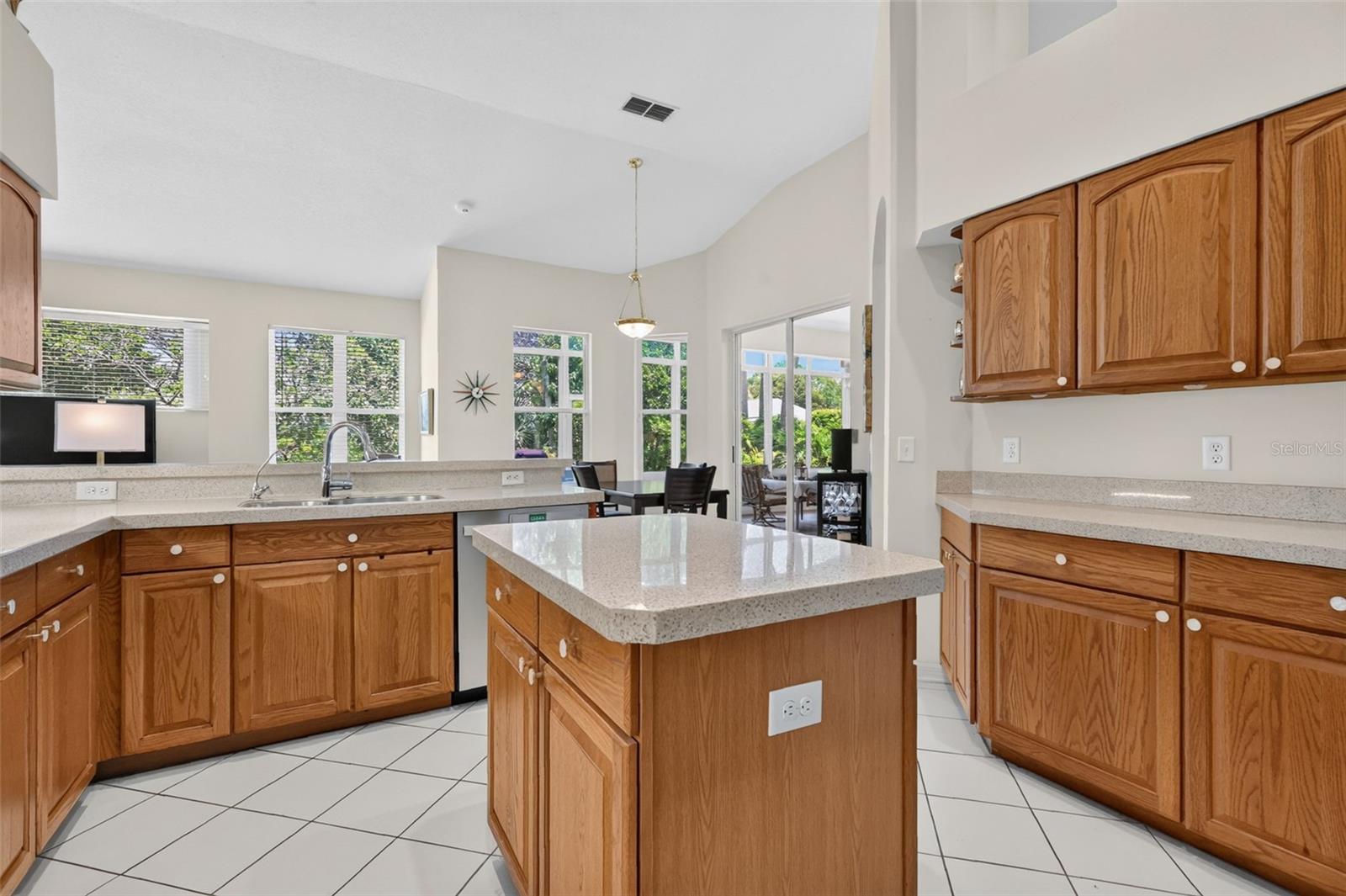 8059 Laurel Ridge Dr Property Photo 18