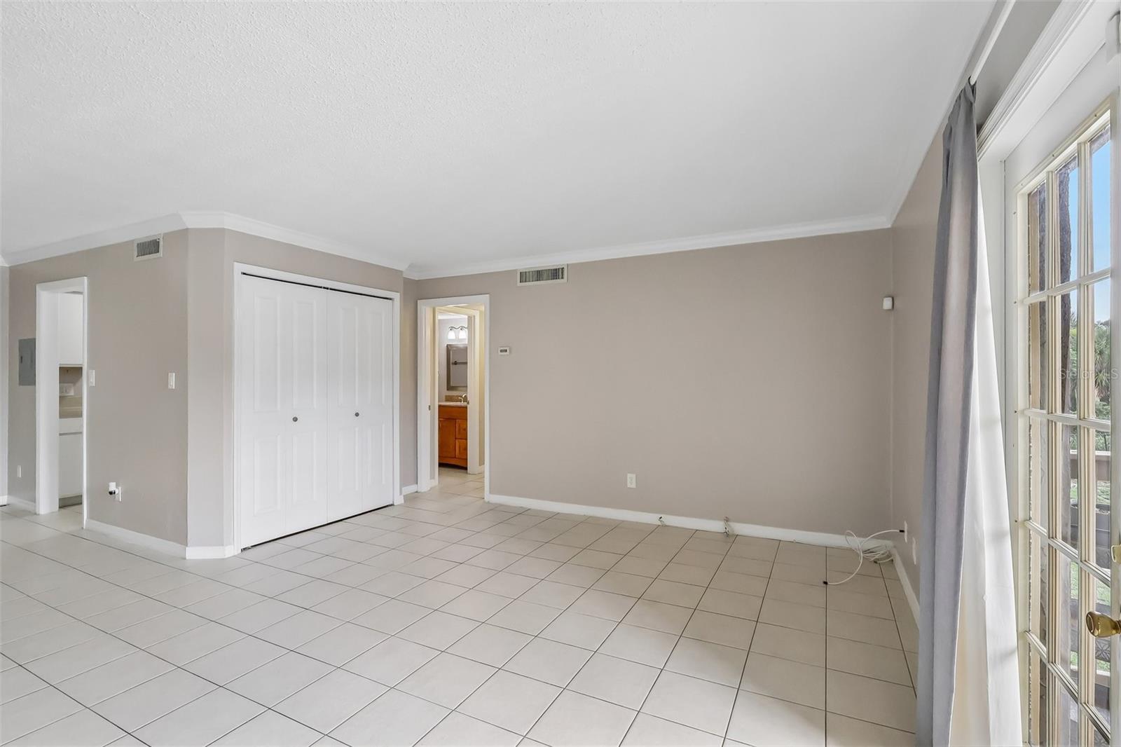 305 Wymore Rd #208 Property Photo 12
