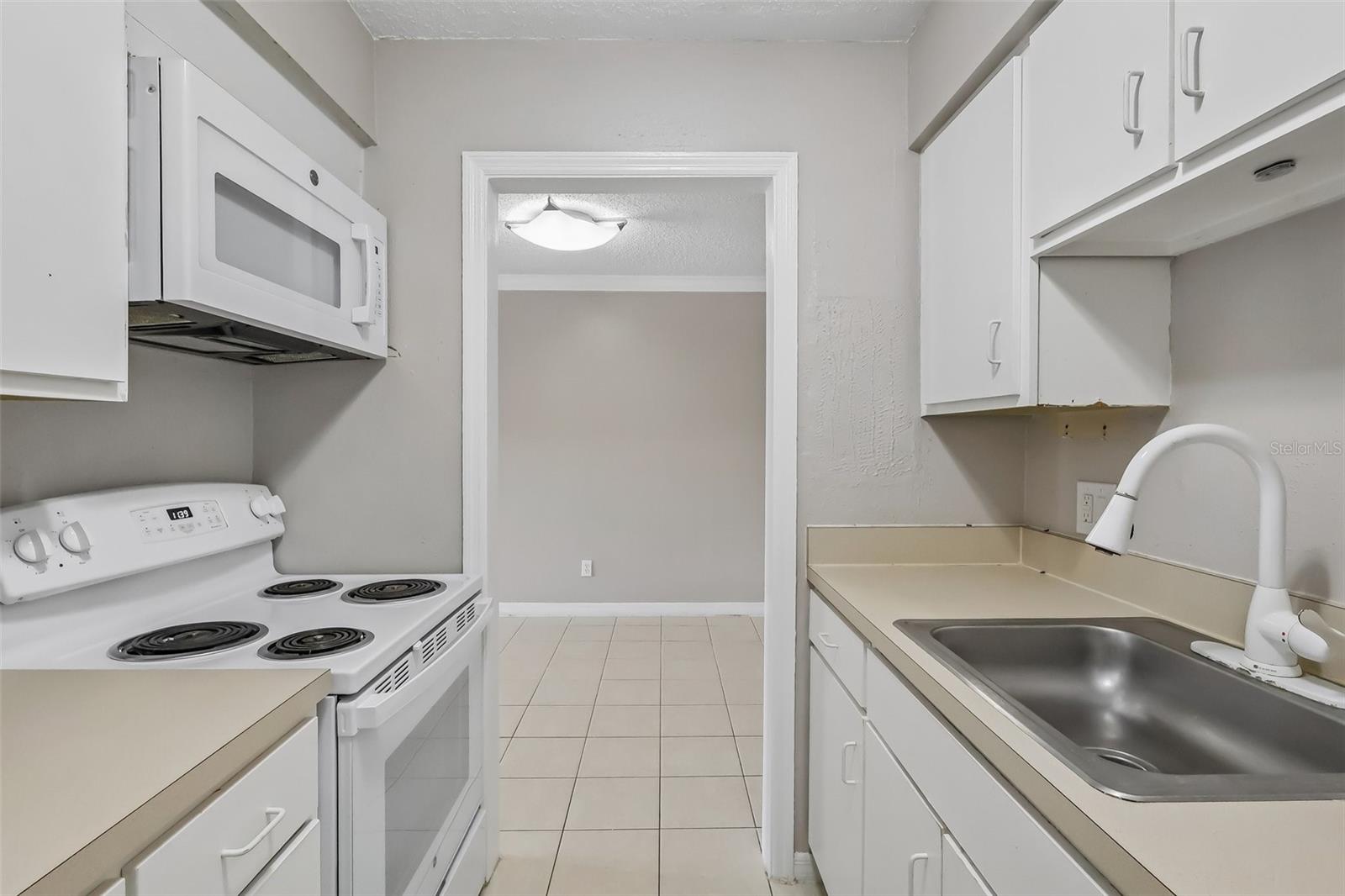 305 Wymore Rd #208 Property Photo 21