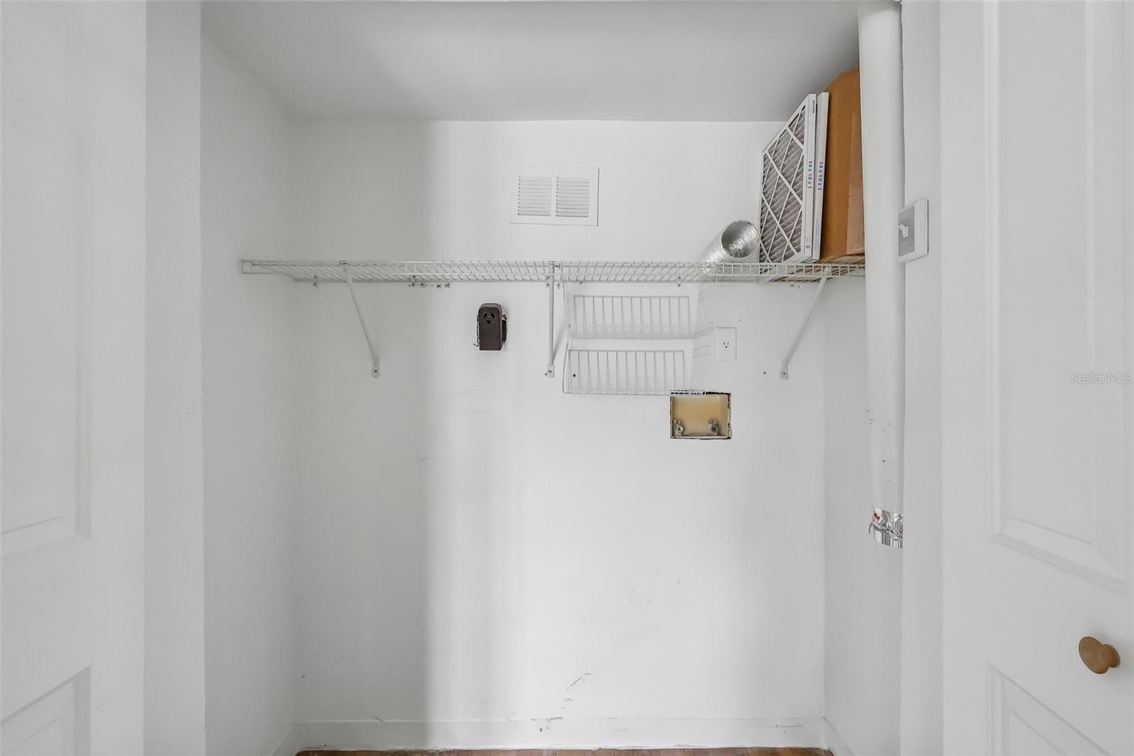 305 Wymore Rd #208 Property Photo 22