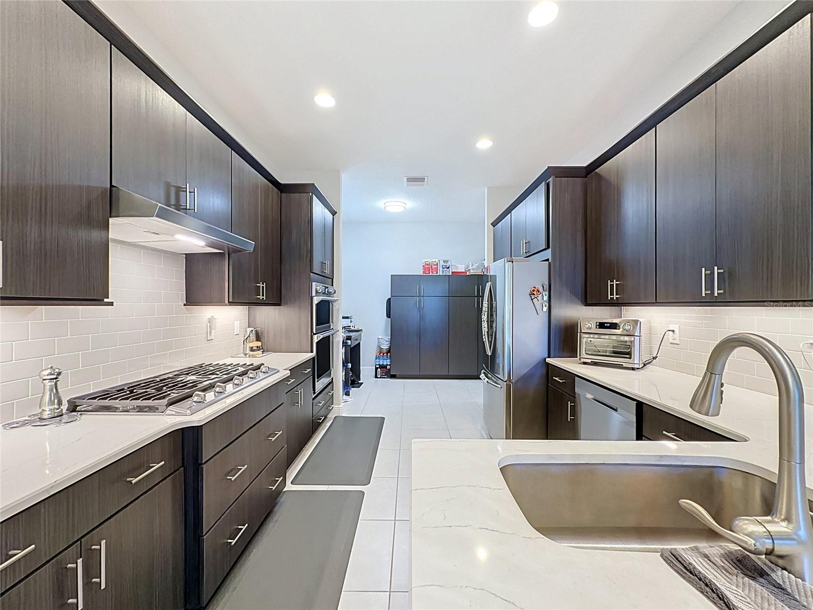 8665 Bridgeport Bay Cir Property Photo 17