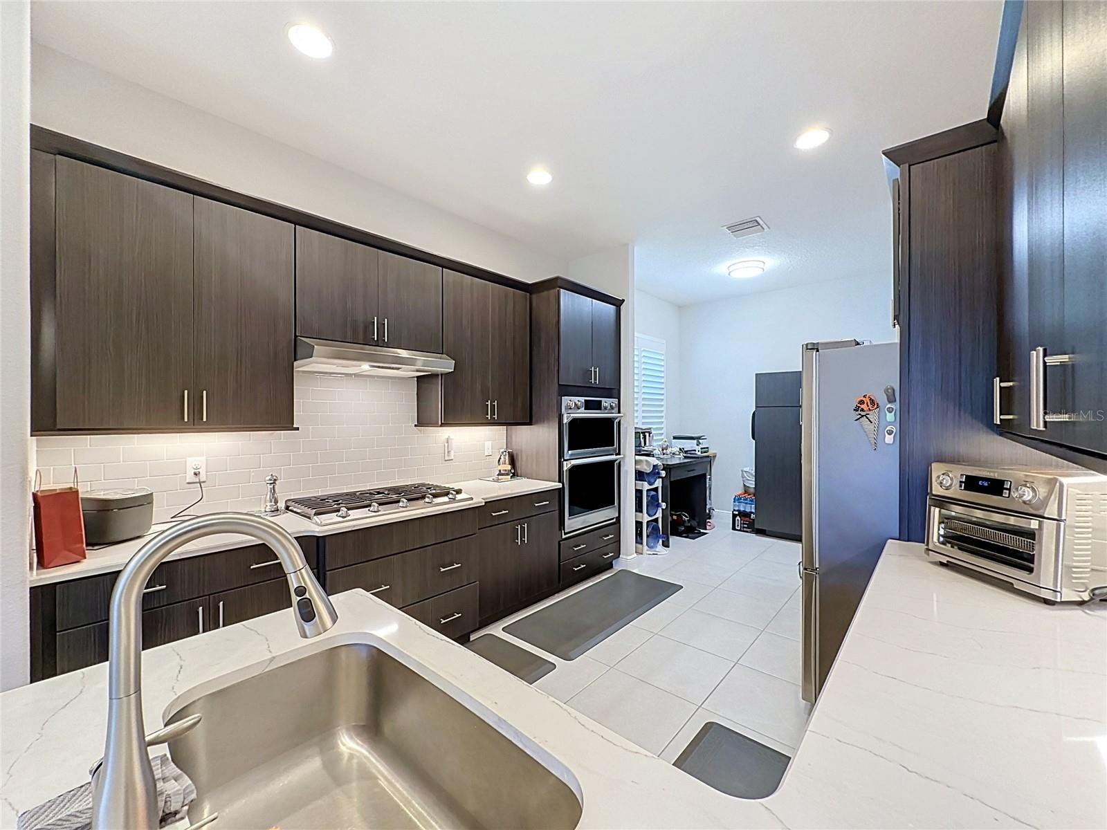 8665 Bridgeport Bay Cir Property Photo 18