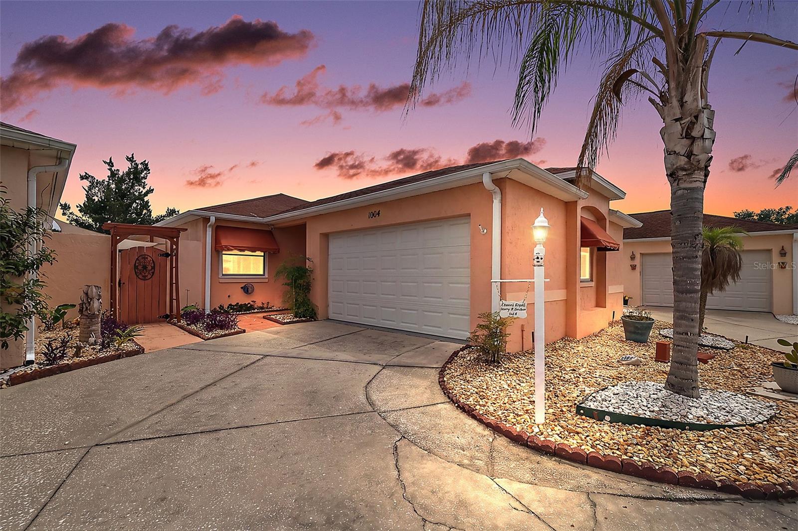 1004 Laredo Ln Property Photo 1