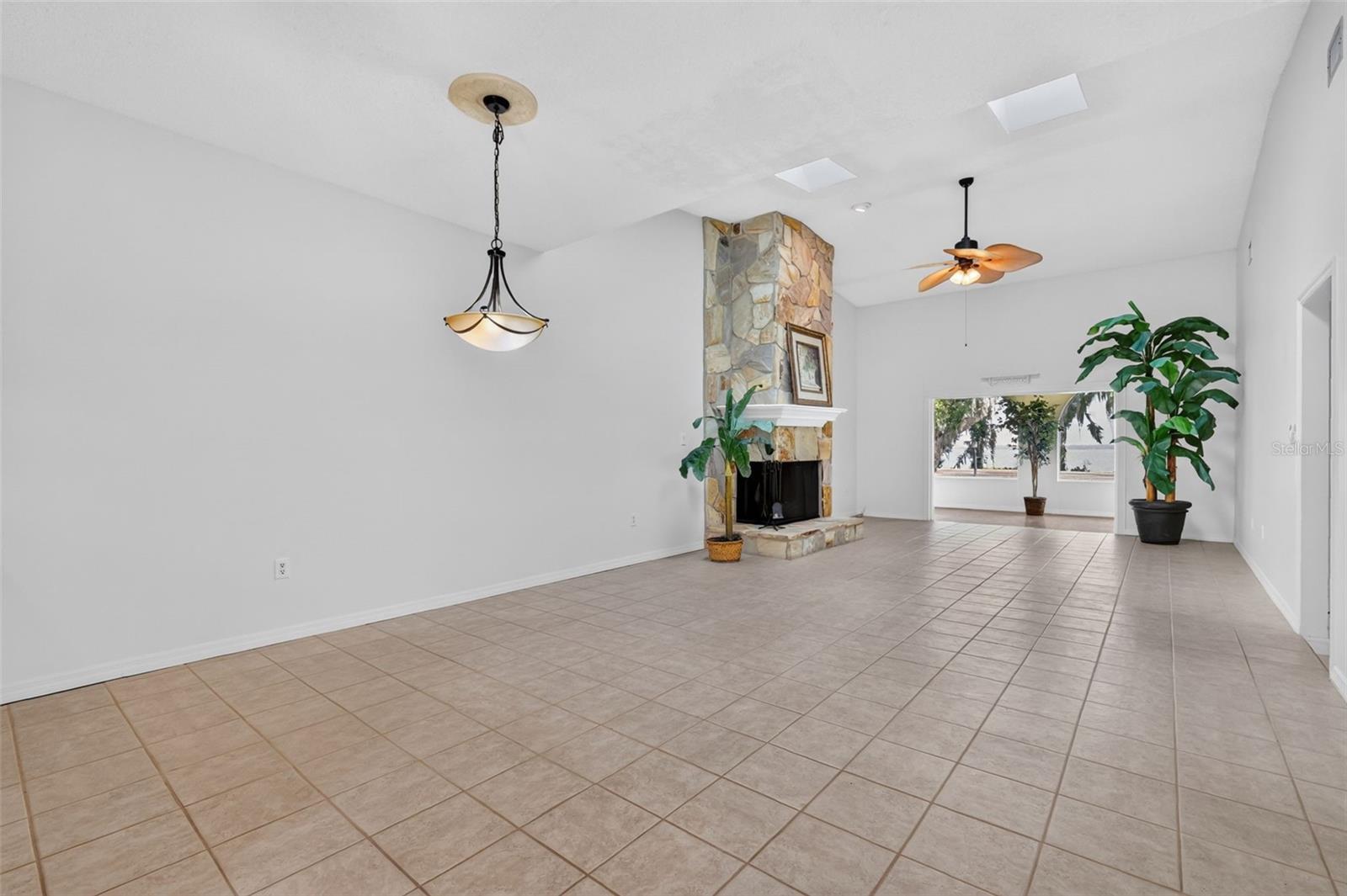 1111 Lakeshore Dr #c3 Property Photo 15