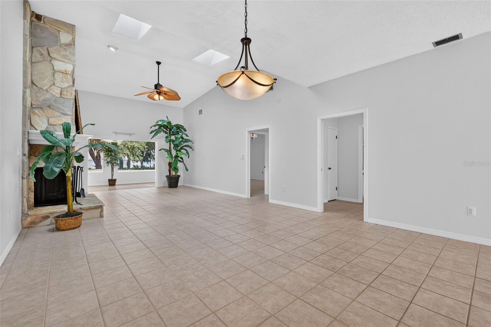 1111 Lakeshore Dr #c3 Property Photo 22