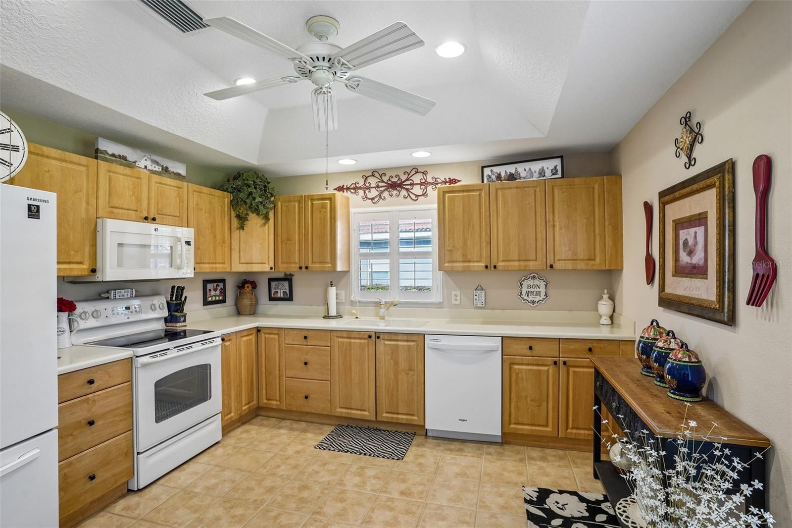 10172 Mainsail Dr Property Photo 22
