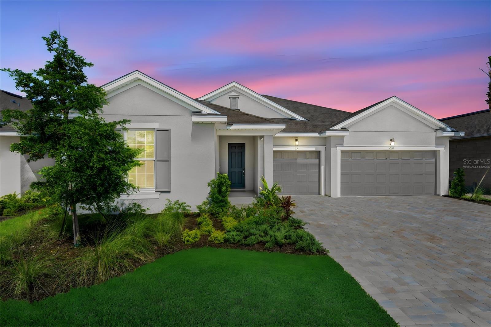 17013 Great Heron Ln Property Photo 2
