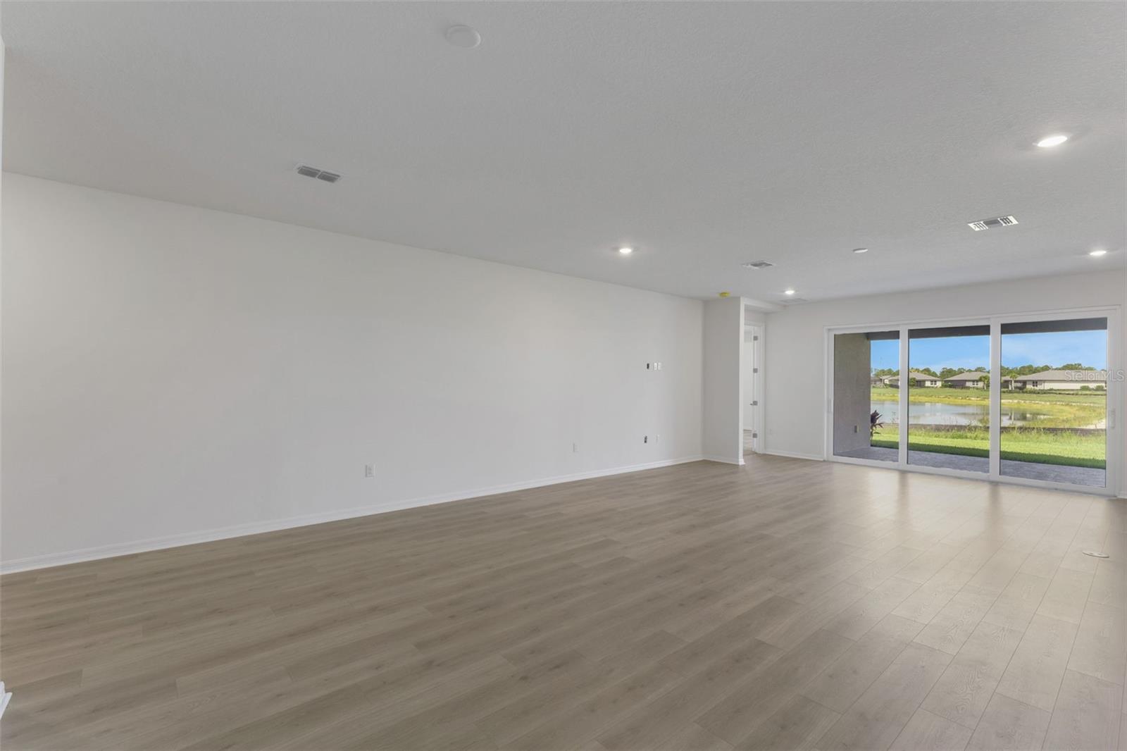 17013 Great Heron Ln Property Photo 25