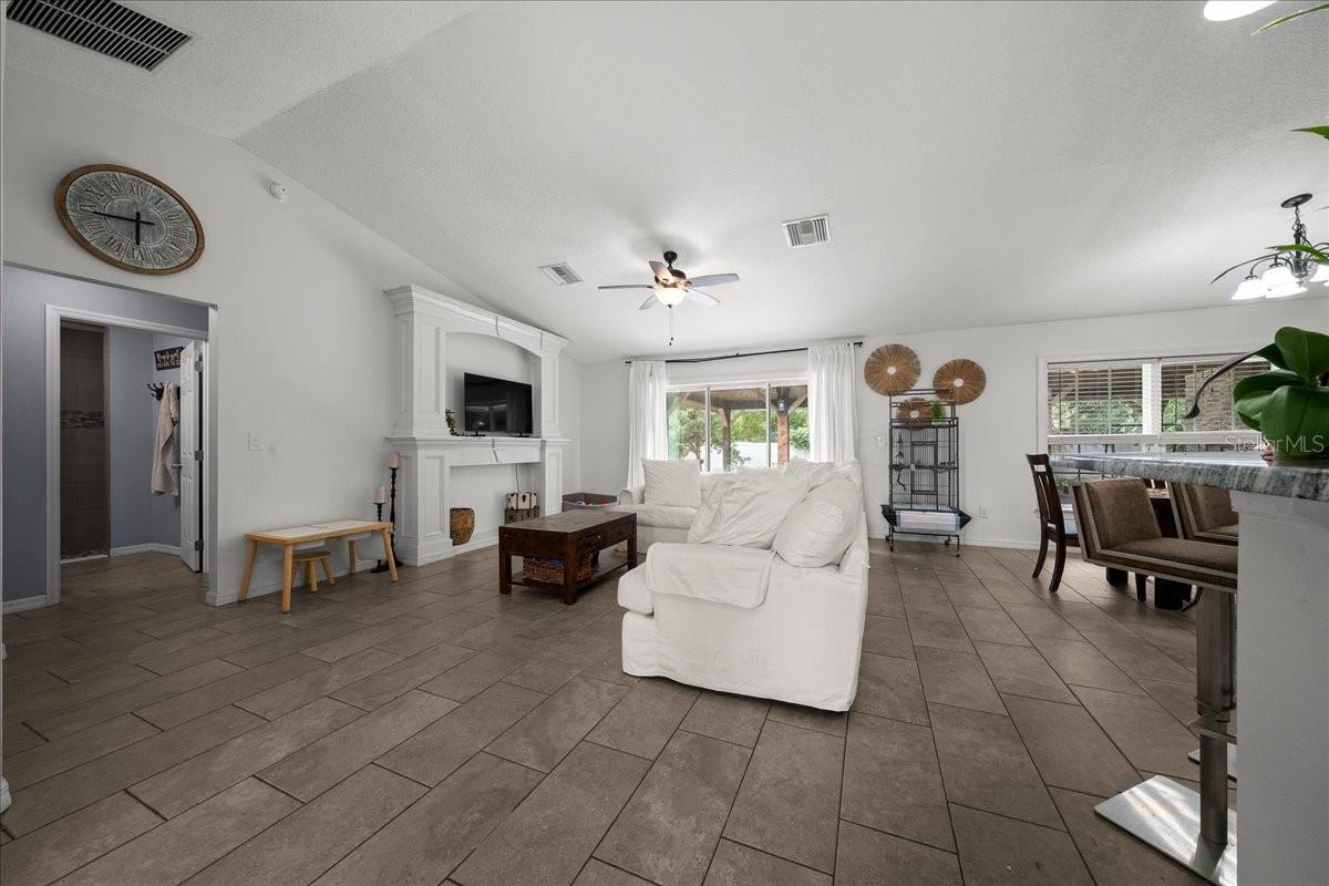 60 Owens St Property Photo 7
