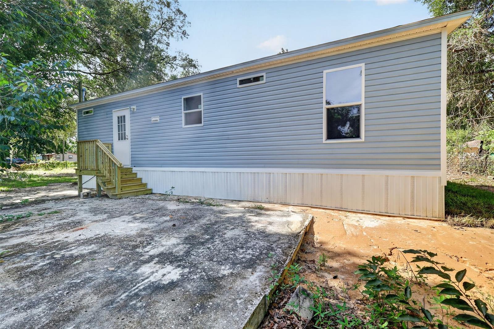 607 Lawrence St Property Photo 19