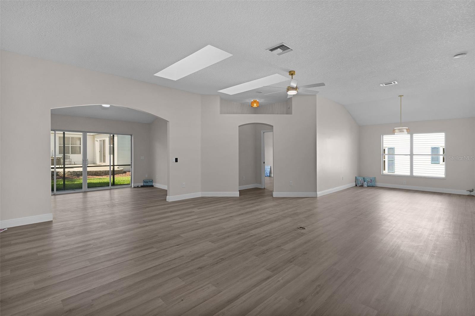 1012 Diego Ct Property Photo 6