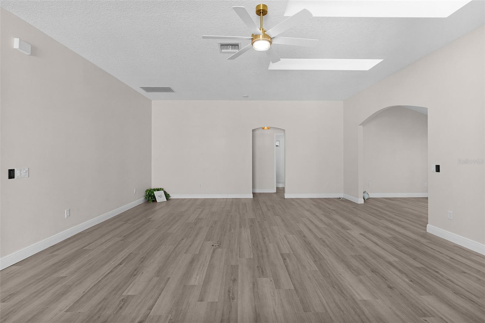 1012 Diego Ct Property Photo 11