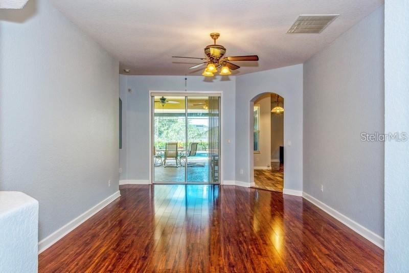 3814 Thornewood Way Property Photo 4