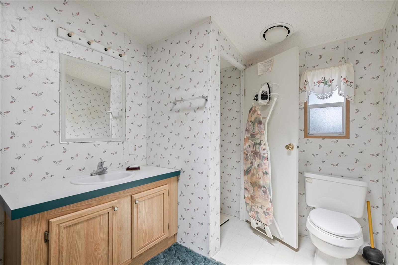2786 Ne 33rd Pl Property Photo 13