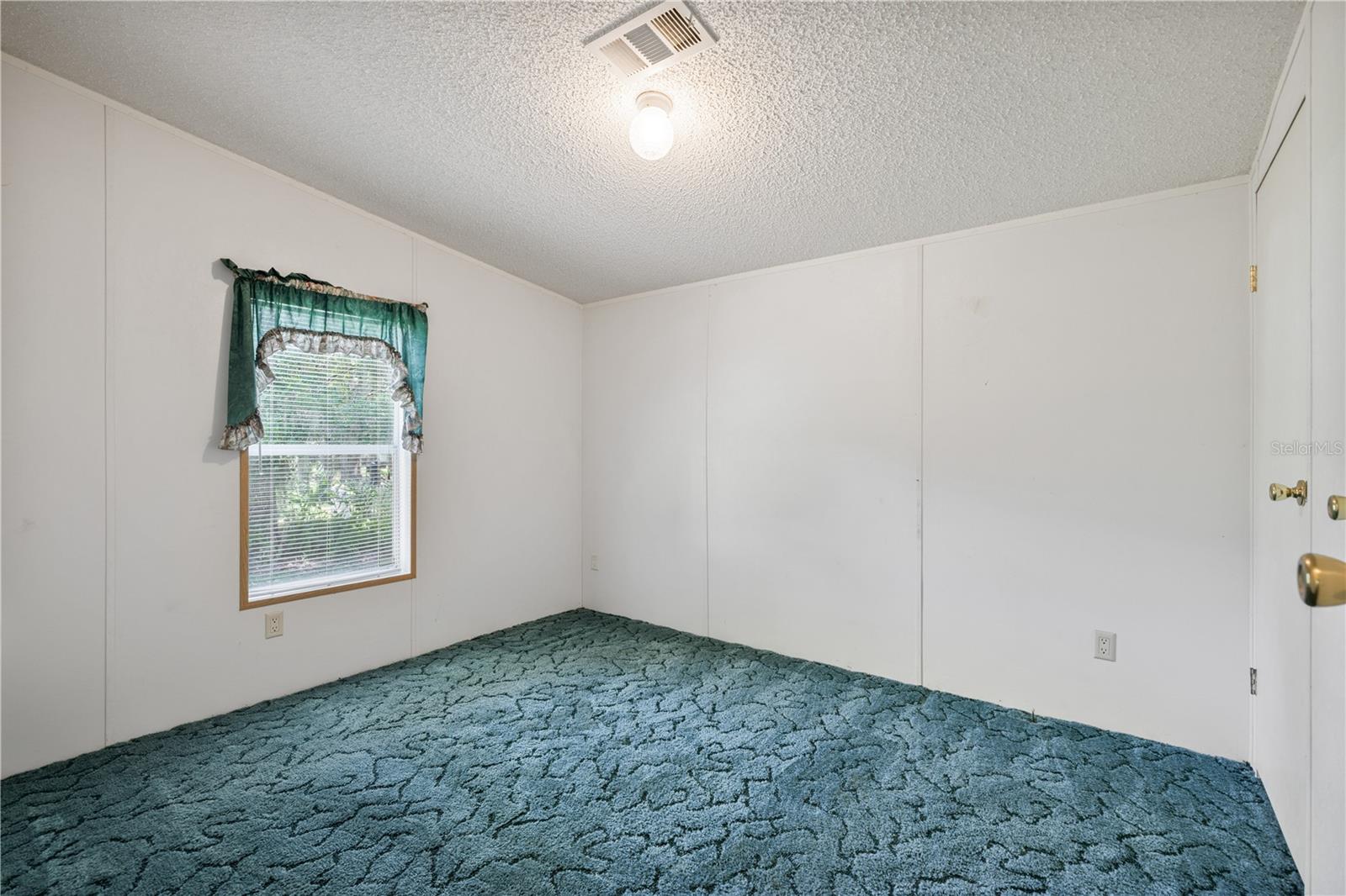 2786 Ne 33rd Pl Property Photo 15