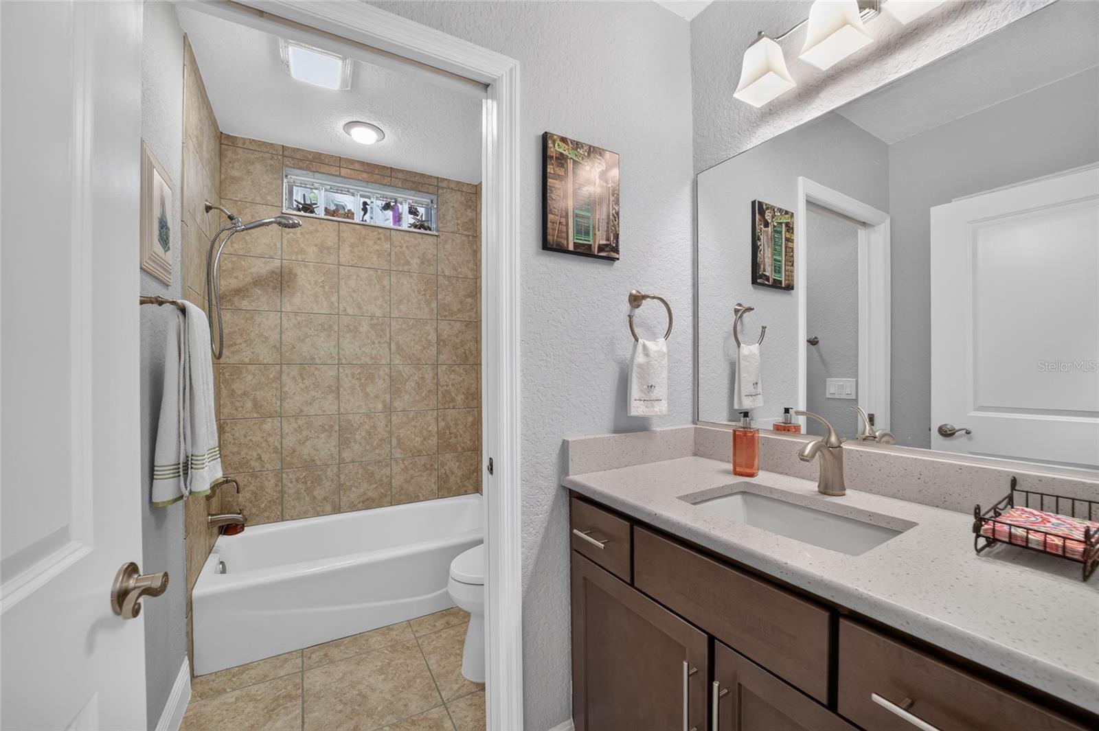 10212 Julia Isles Ave Property Photo 38