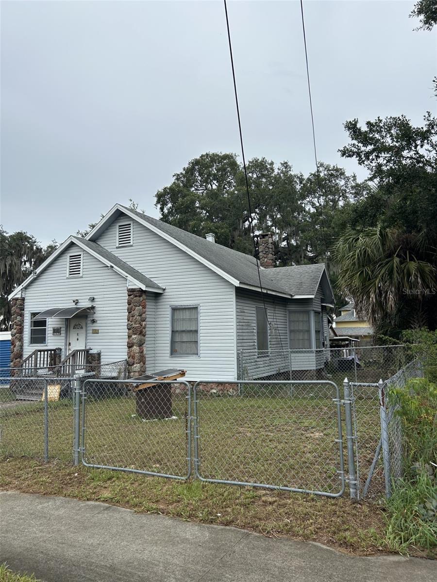 103 E WARD AVE Property Photo 1
