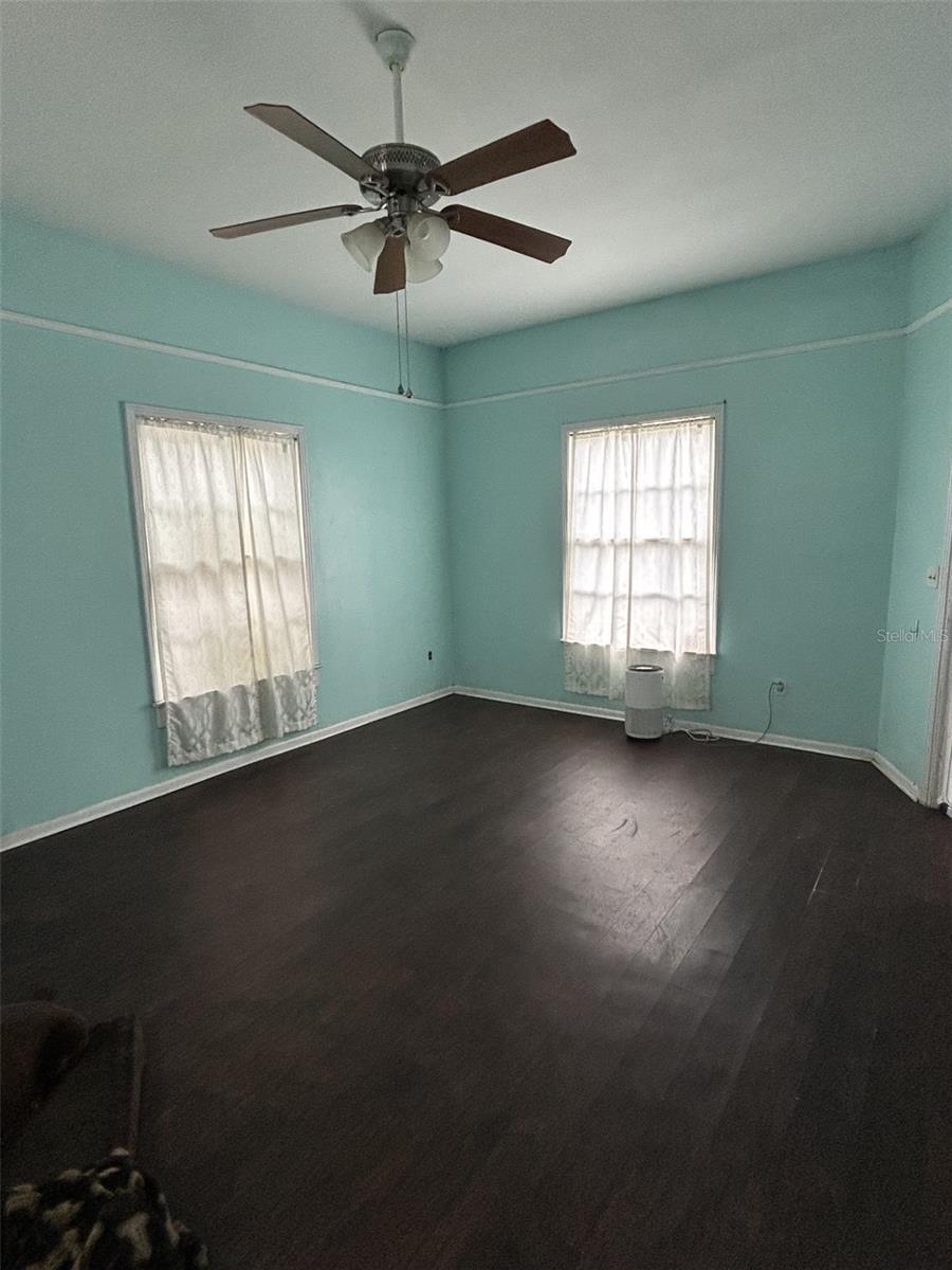 103 E Ward Ave Property Photo 4