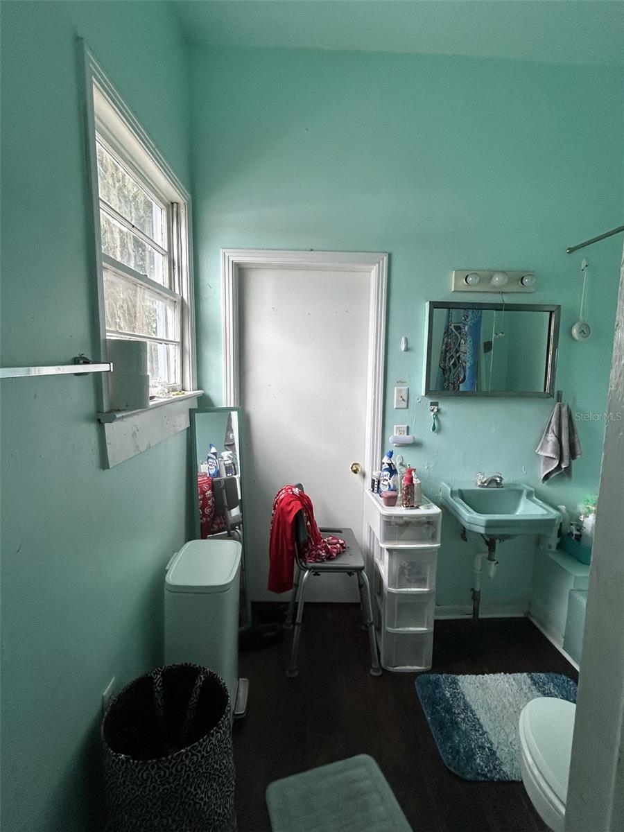 103 E Ward Ave Property Photo 11