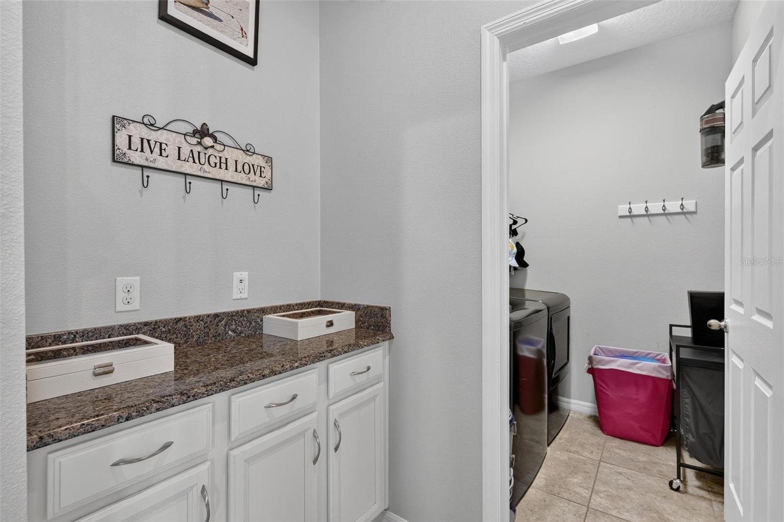 1464 Cabot Dr Property Photo 22