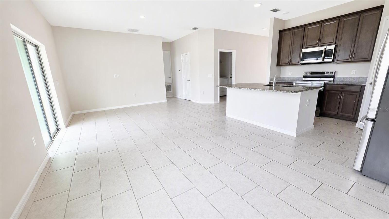 29994 Anahid Dr Property Photo 5