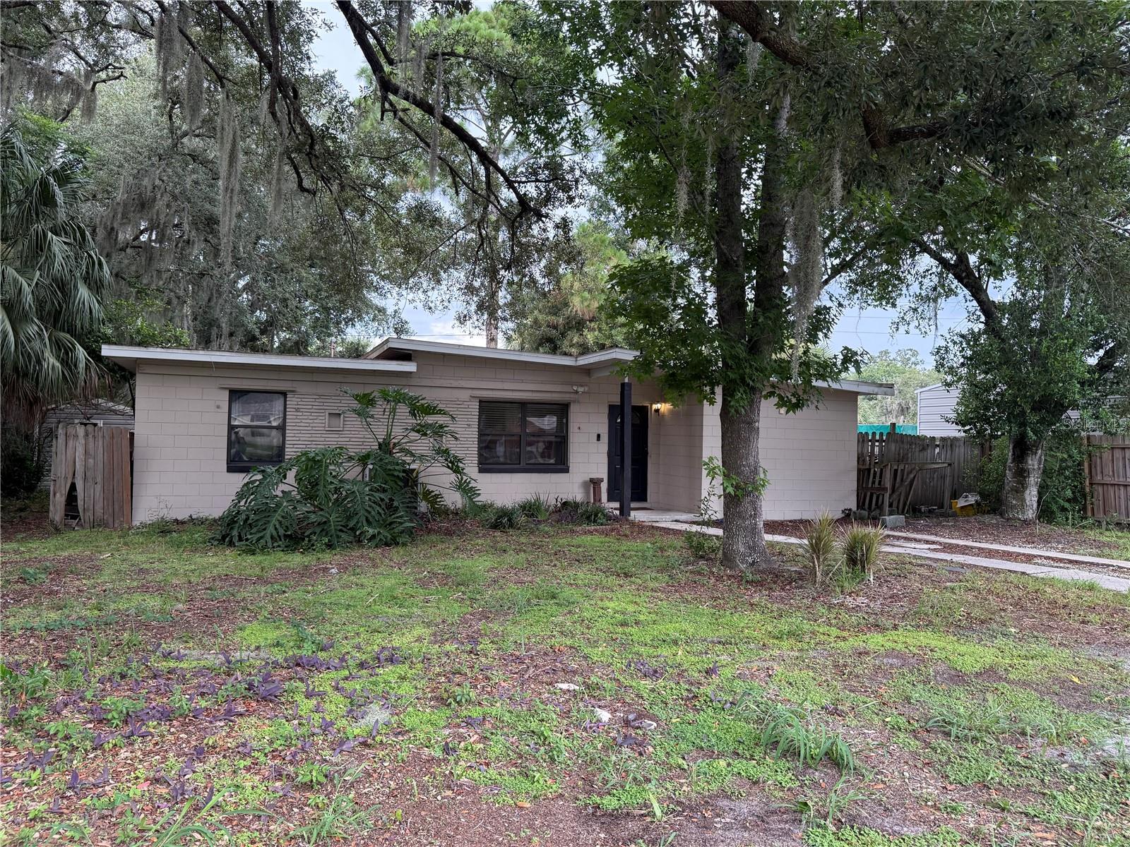 1435 Triangle Dr Property Photo 1