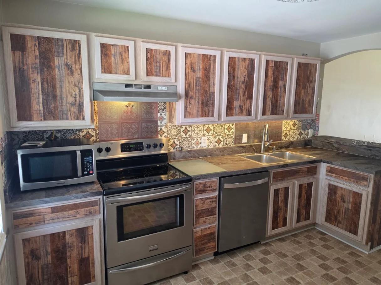 416 Eagle Ridge Dr #416 Property Photo 4
