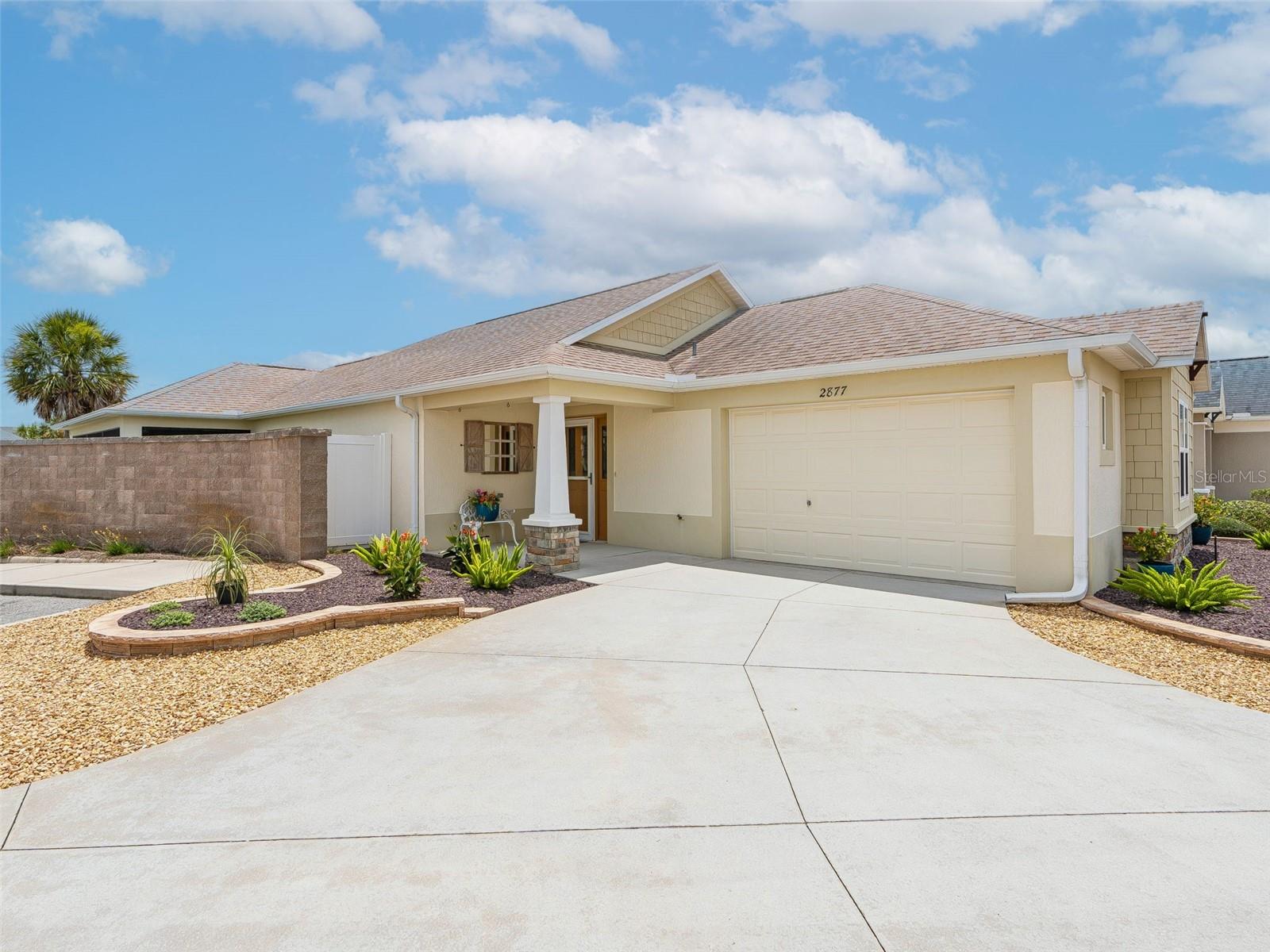 2877 Feustel Ave Property Photo 3