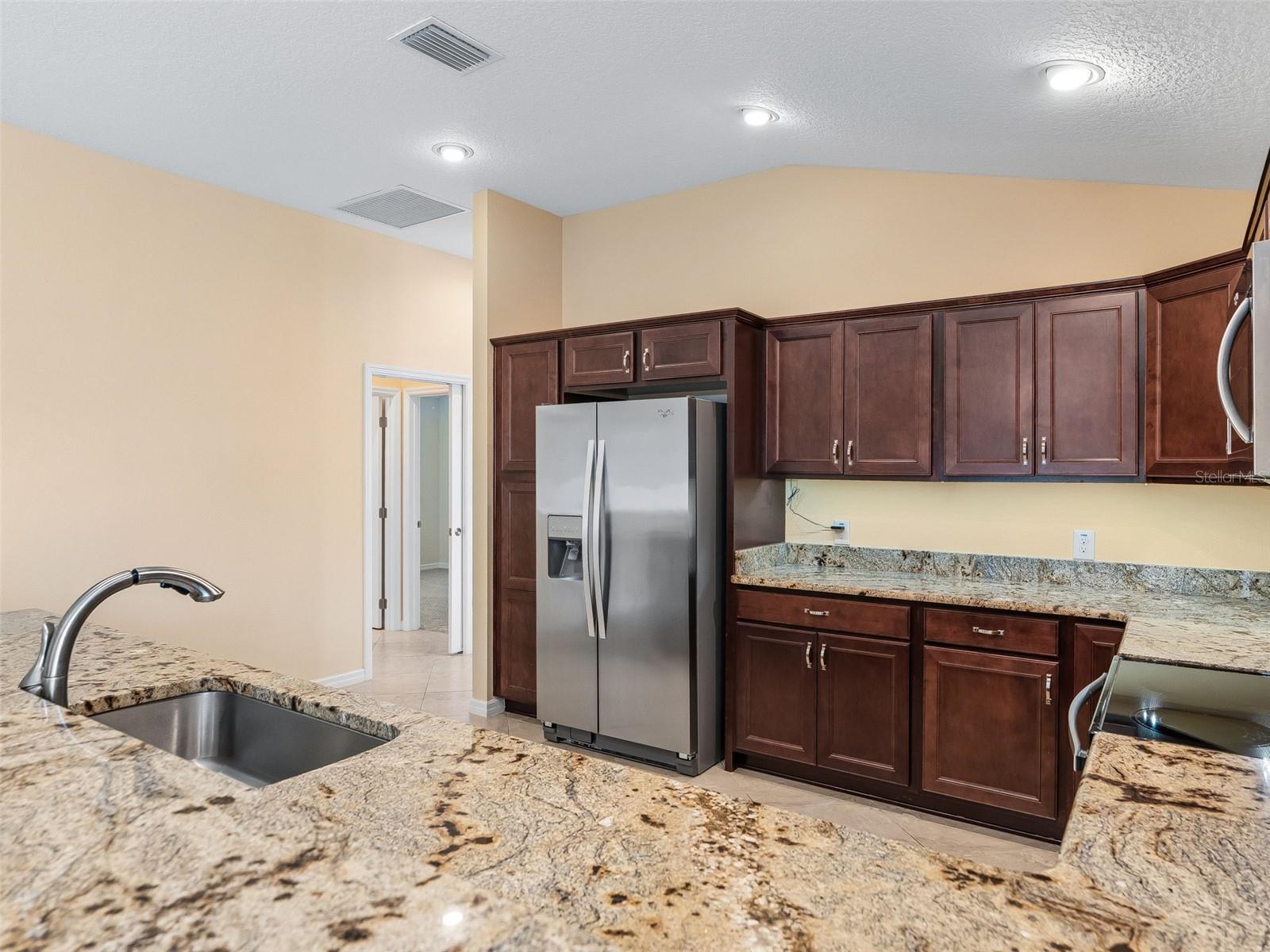2877 Feustel Ave Property Photo 15